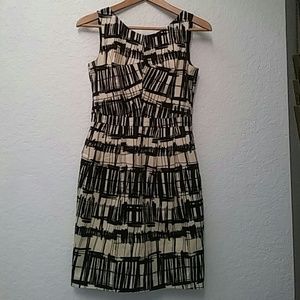 Coast Women's Beige and Black Fitted Lined Dress